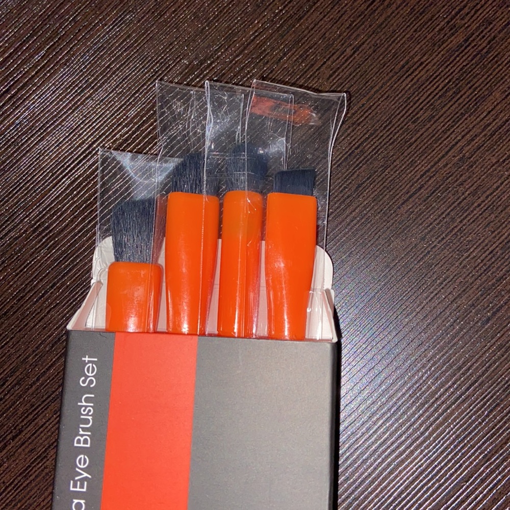Eye brush set